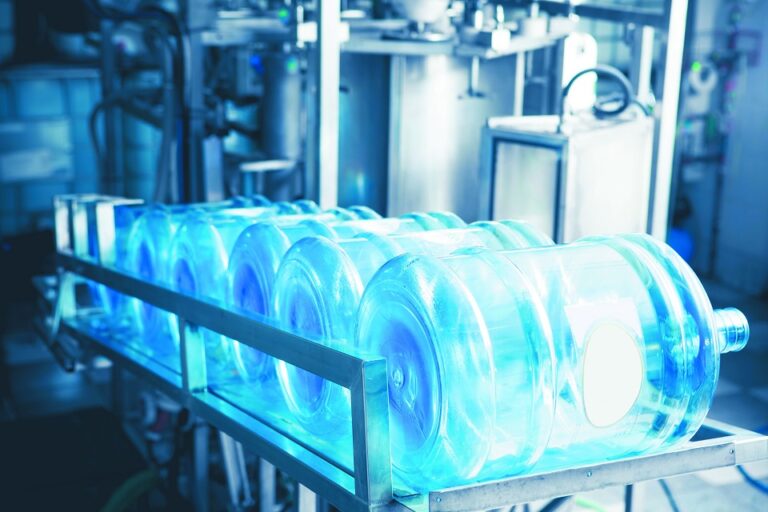 ブロー成形プラスチック市場:競合情勢、展望、予測(2023-2028年)